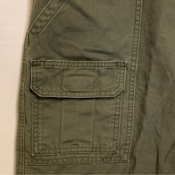 Savane Olive Green Elastic Waist 7.5" Inseam Cargo Shorts Size 40 - Picture 4 of 8